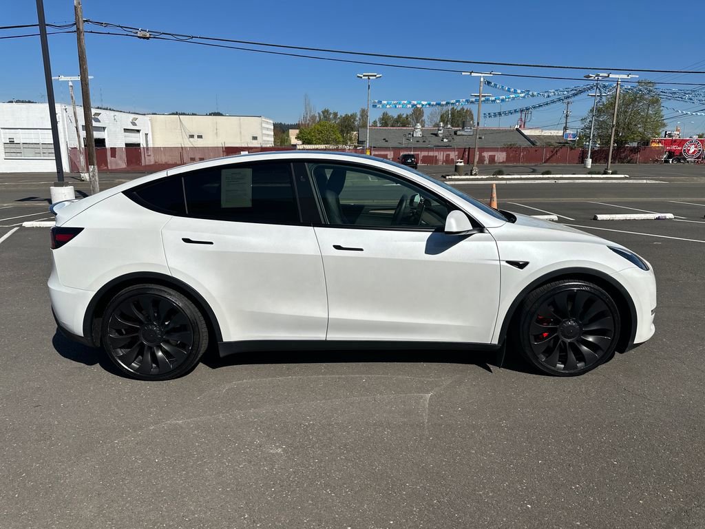 Used 2023 Tesla Model Y Performance image 8