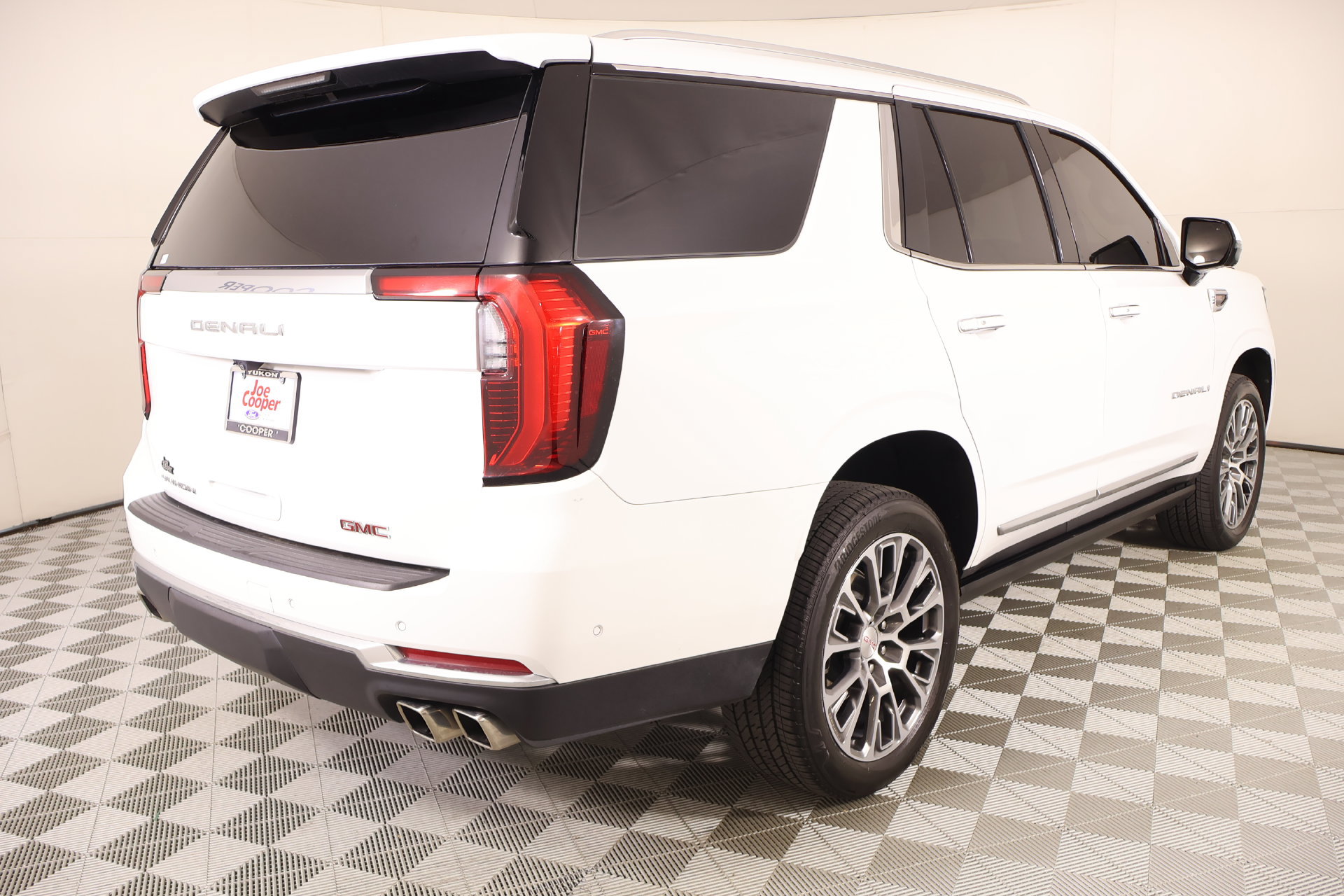 Used 2026 GMC Yukon Denali w/ Sun & Power Step Package AWD/4WD image 23