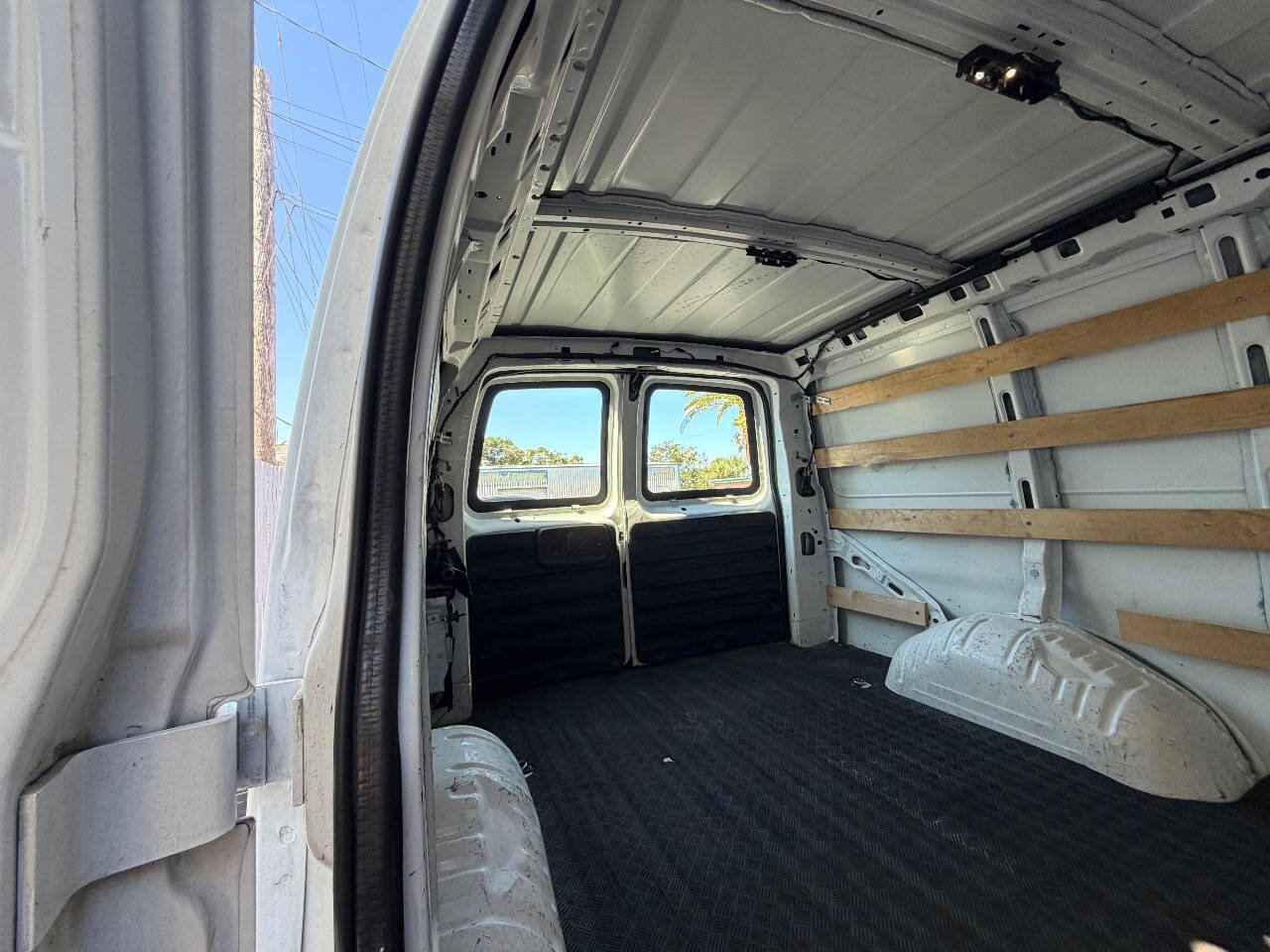Used 2016 GMC Savana 2500 RWD image 25