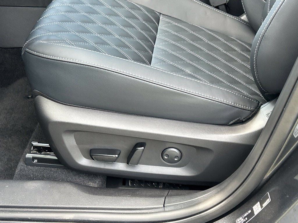 New 2026 Nissan Rogue Platinum AWD/4WD image 17