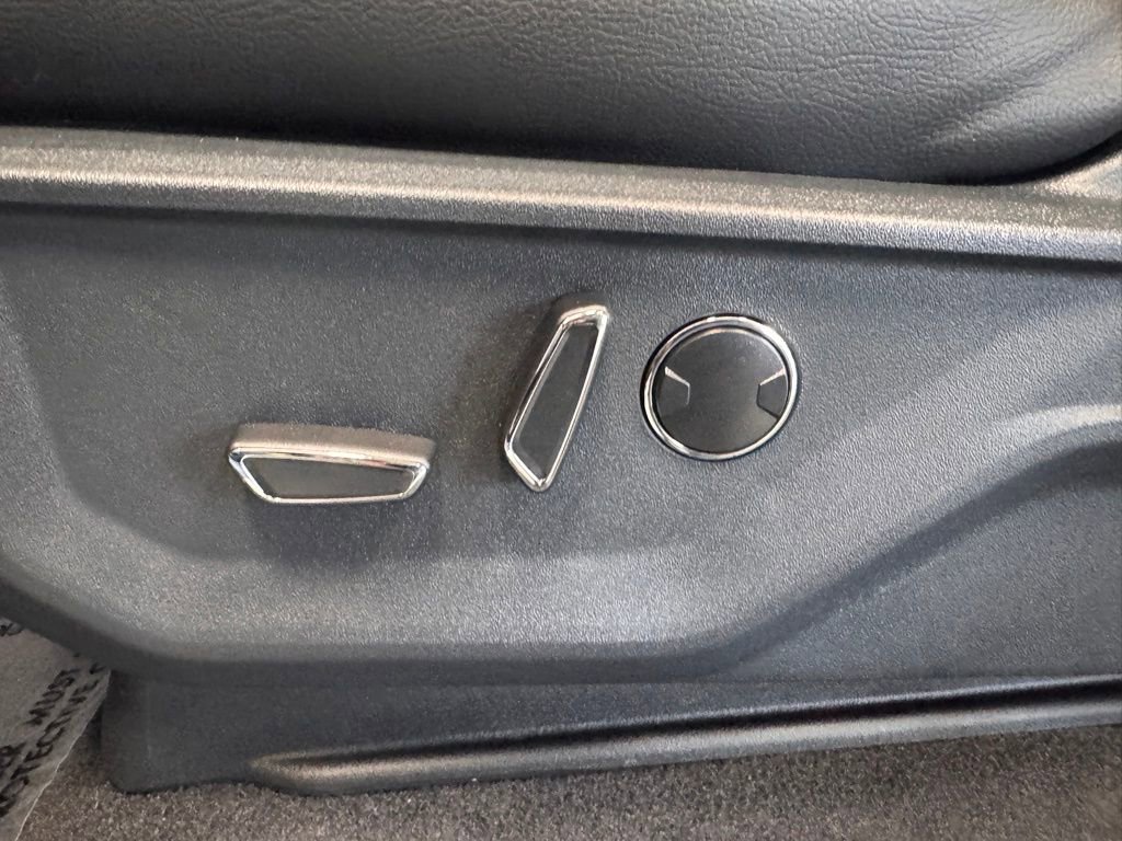 New 2025 Ford F150 Lariat w/ Equipment Group 502A High image 16