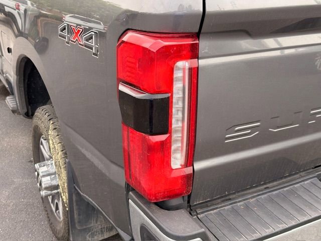 Used 2023 Ford F350 Lariat image 19