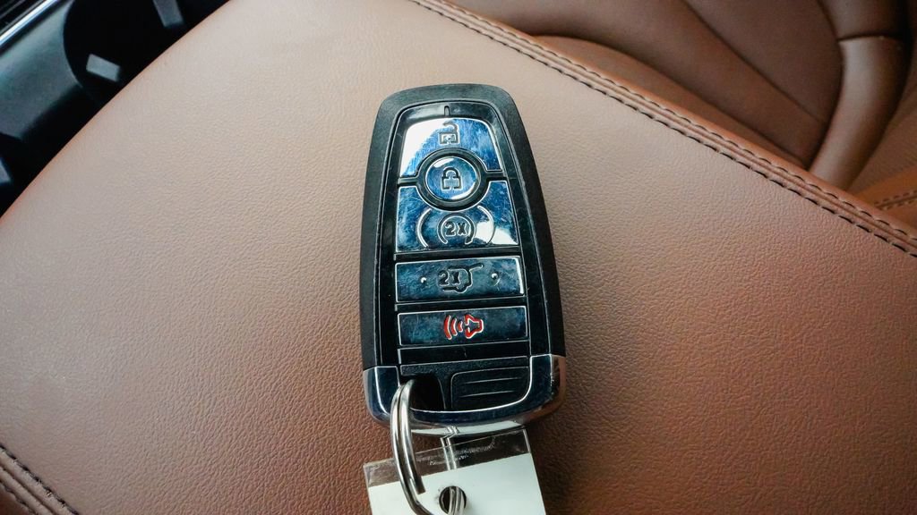 Used 2023 Lincoln Nautilus Reserve w/ Equipment Group 201A image 25