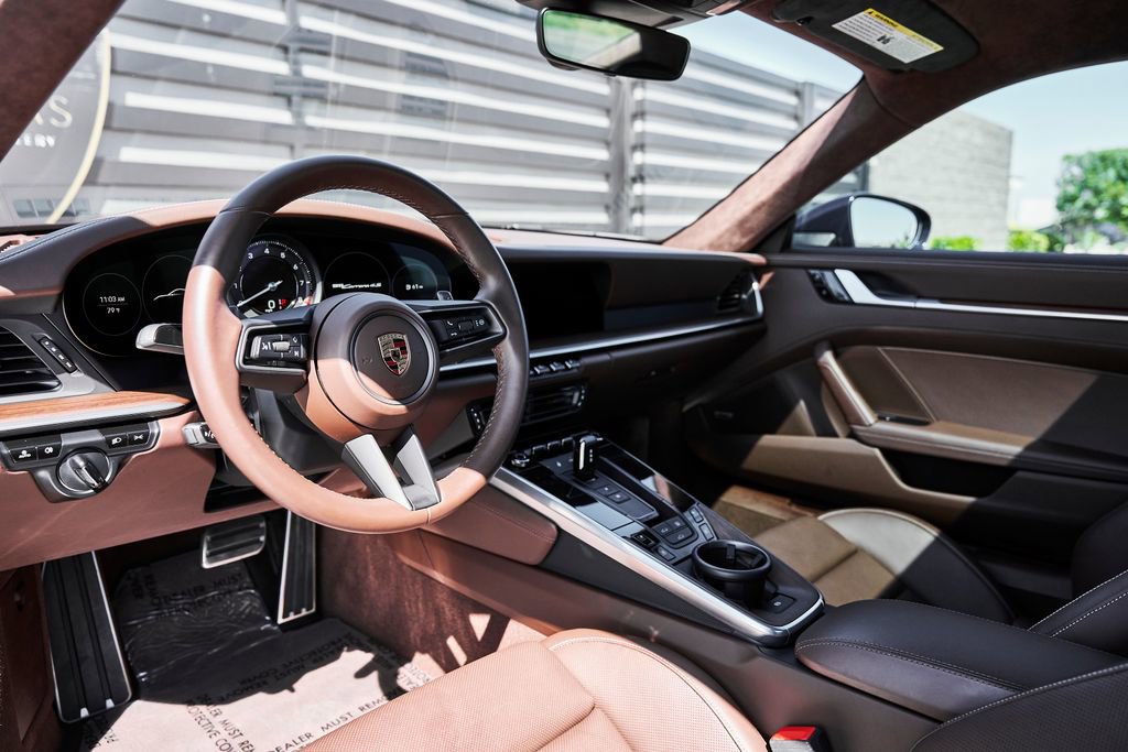 Used 2020 Porsche 911 Carrera 4S w/ Premium Package image 2