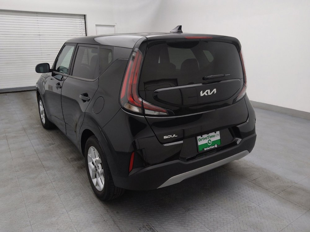 Used 2023 Kia Soul LX w/ LX Technology Package image 5