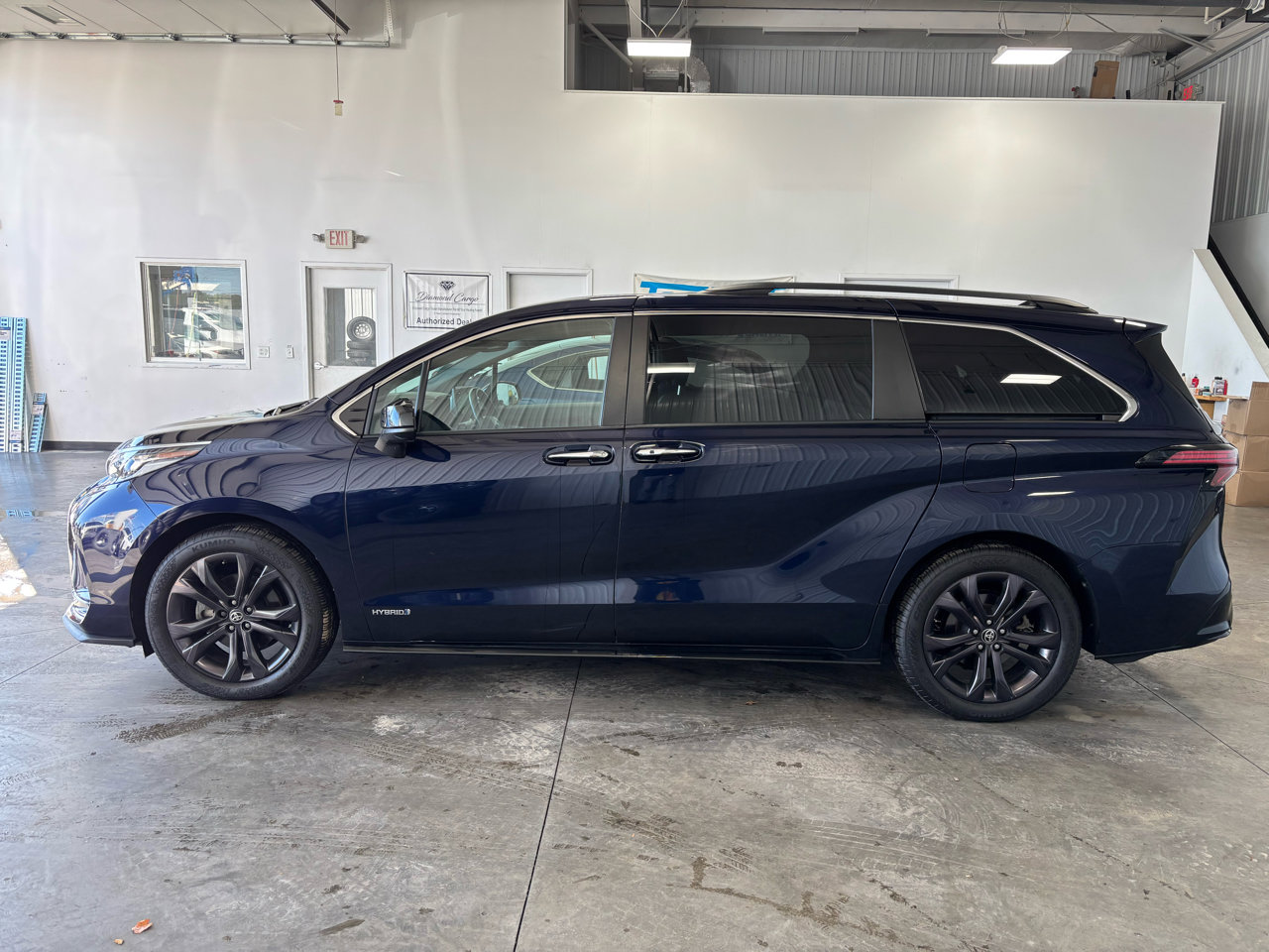 Used 2021 Toyota Sienna XSE image 18