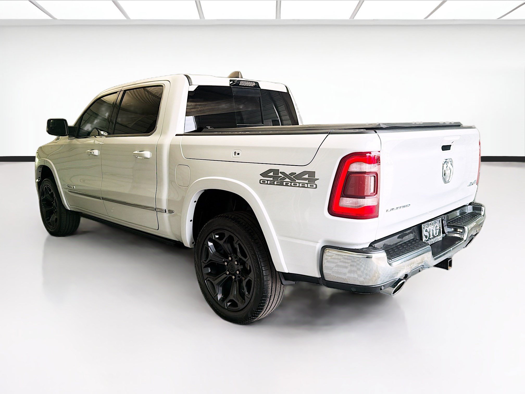 Used 2024 RAM 1500 Limited AWD/4WD image 6