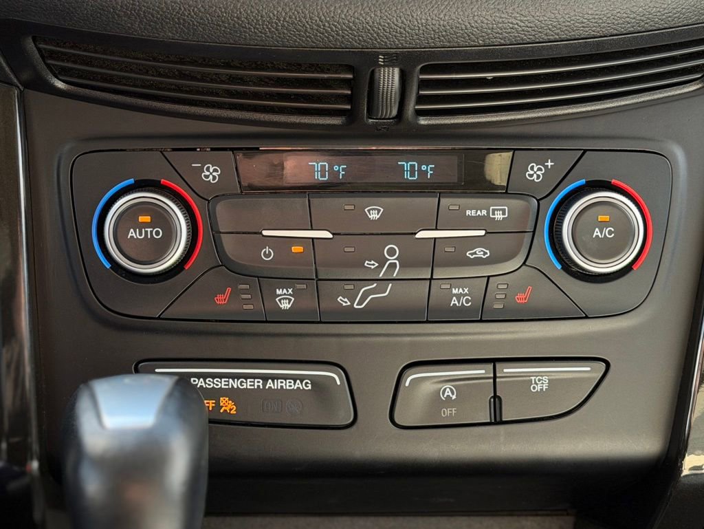 Used 2018 Ford Escape SEL w/ SEL Sport Appearance Package AWD/4WD image 17