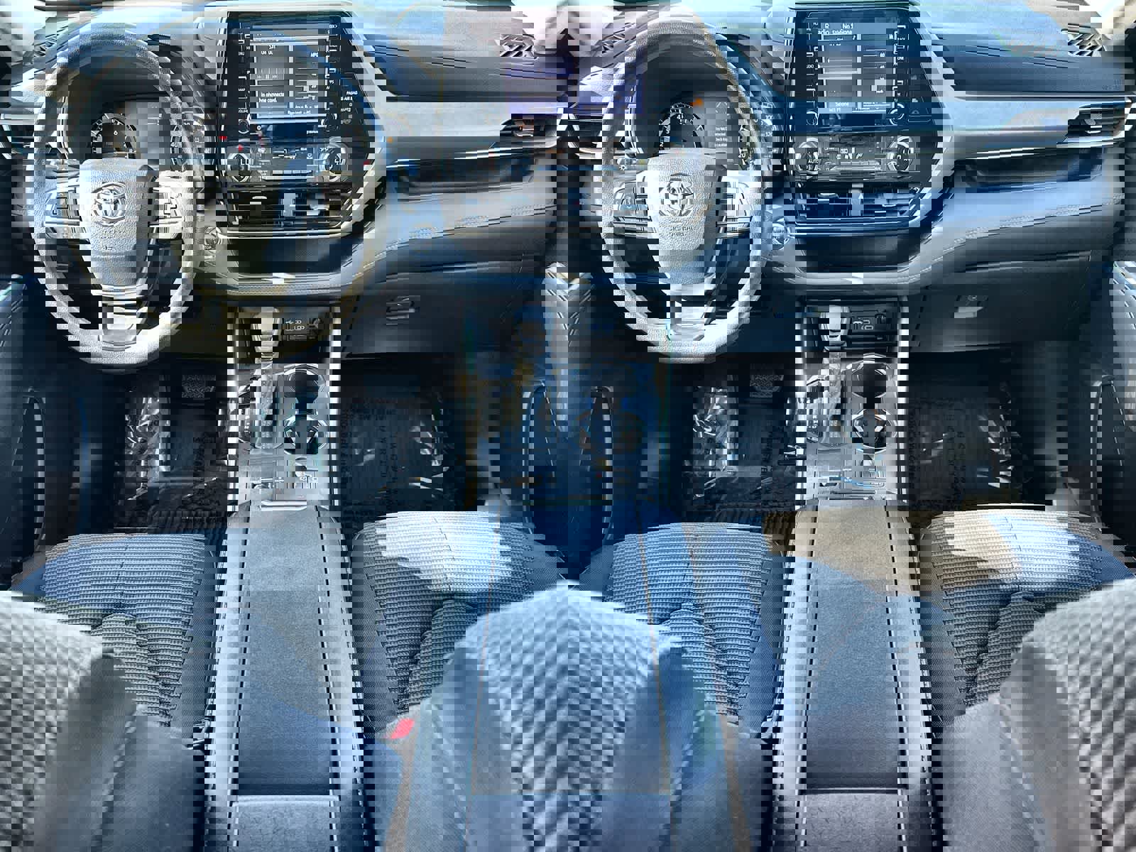 Used 2022 Toyota Highlander L image 20