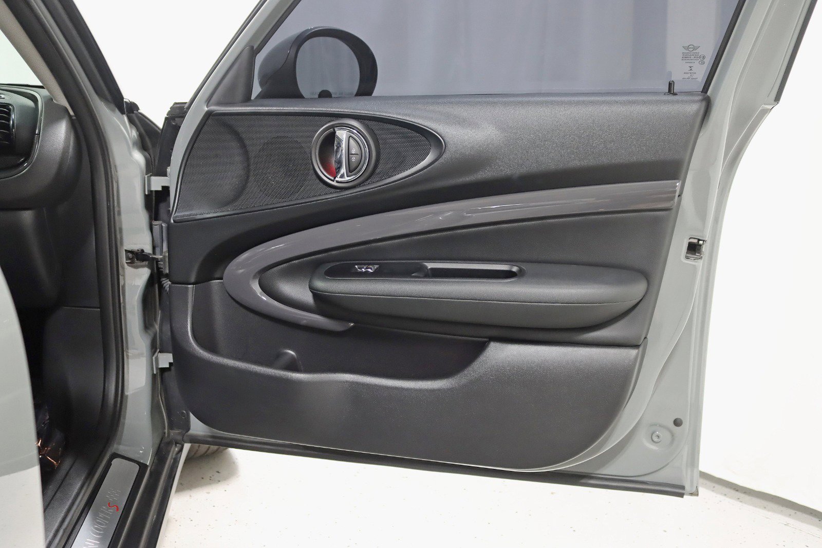 Used 2019 MINI Cooper Clubman S image 28