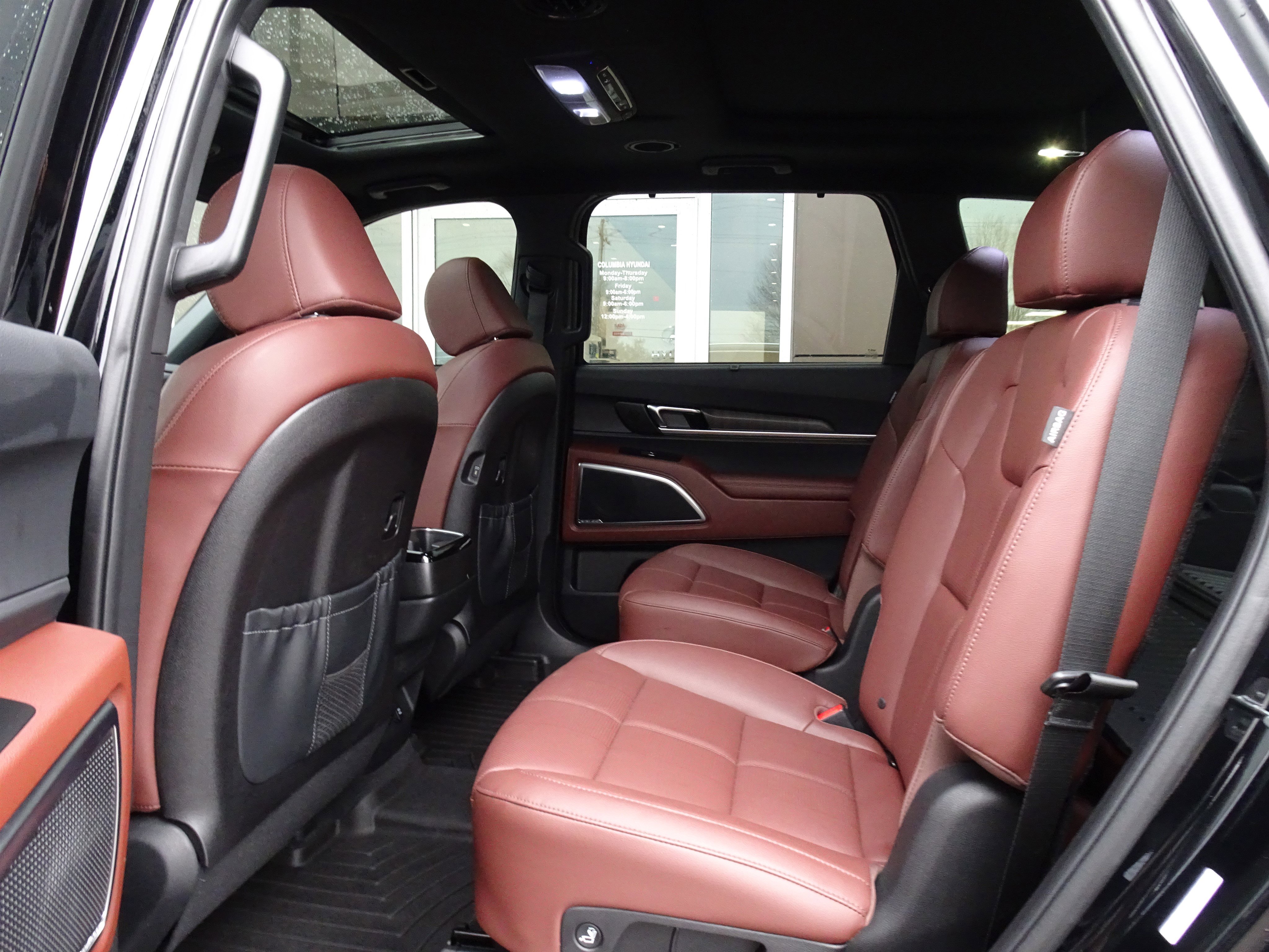 Used 2024 Kia Telluride SX w/ Towing Package image 15