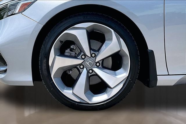 Used 2020 Honda Accord Touring image 30
