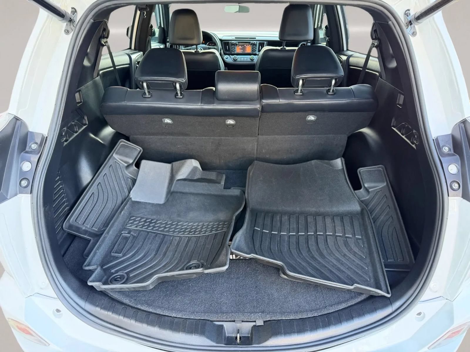 Used 2016 Toyota RAV4 SE FWD image 25