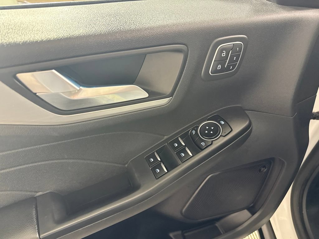 Used 2023 Ford Escape SE w/ PHEV Premium Package FWD image 20