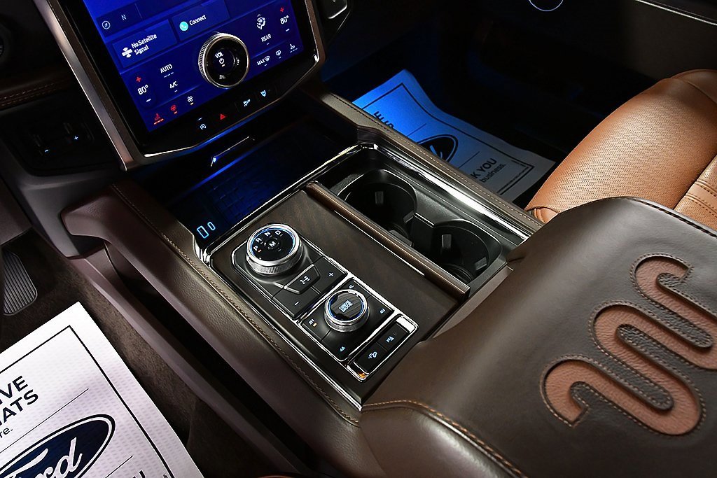 Used 2024 Ford Expedition King Ranch image 23