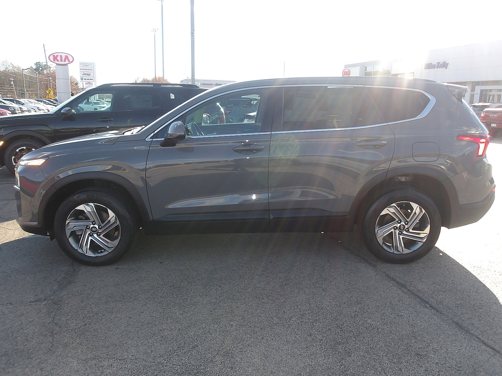 Certified 2022 Hyundai Santa Fe SE image 4