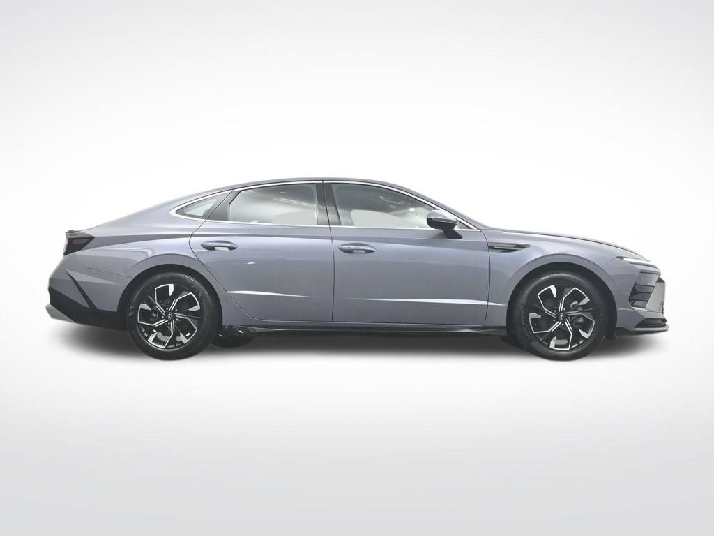 Used 2025 Hyundai Sonata SEL FWD image 43