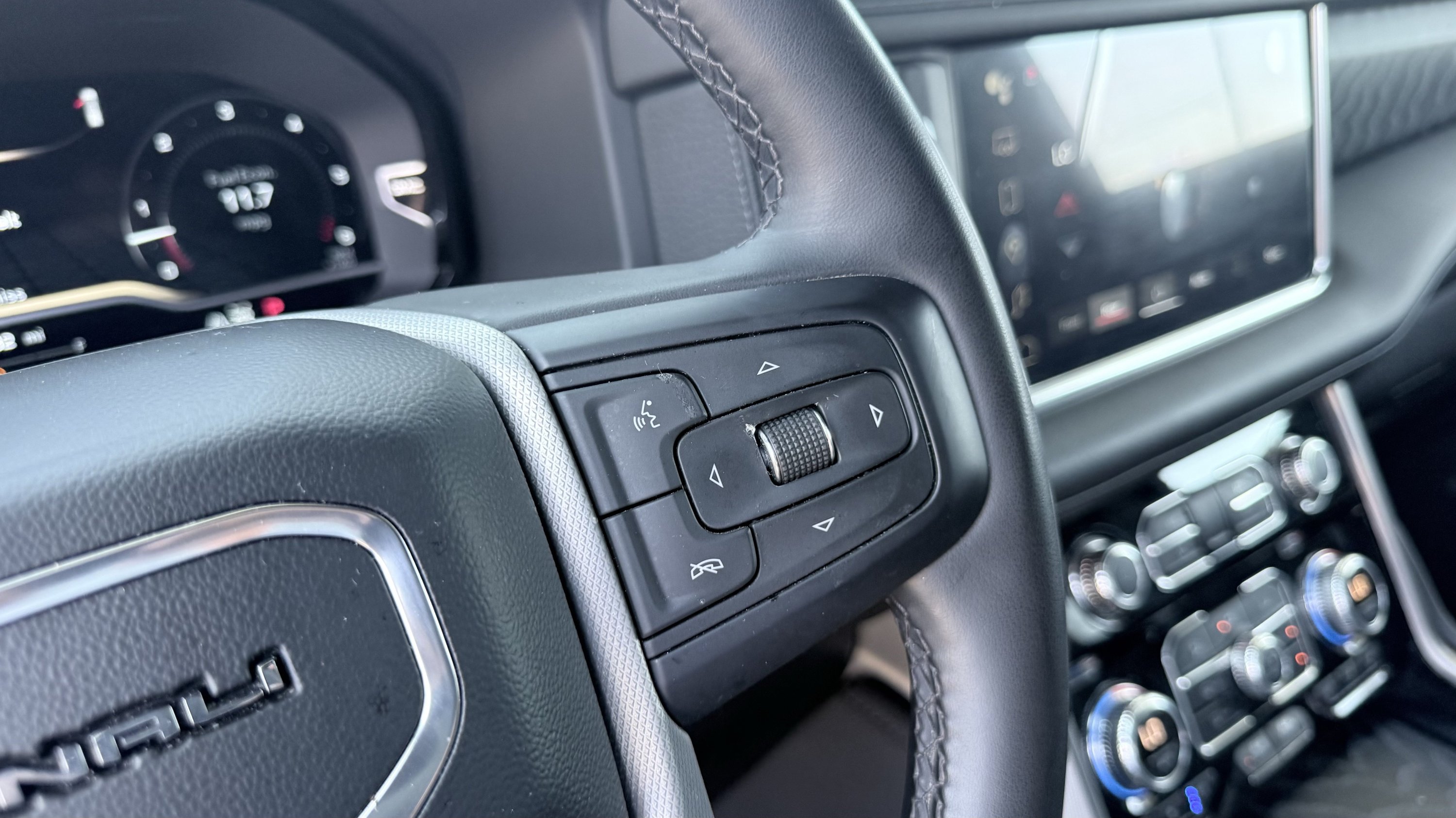 Used 2023 GMC Yukon Denali AWD/4WD image 63
