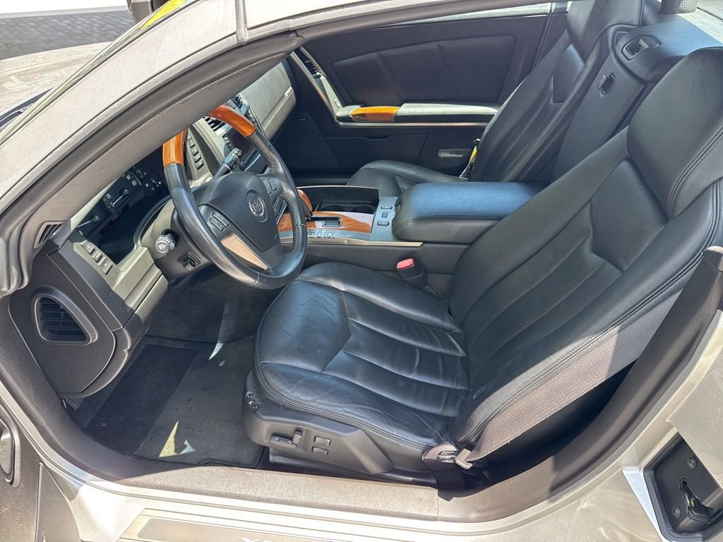Used 2004 Cadillac XLR RWD image 5