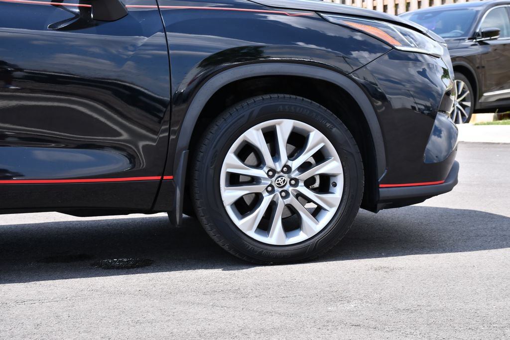 Used 2021 Toyota Highlander Limited AWD/4WD image 9