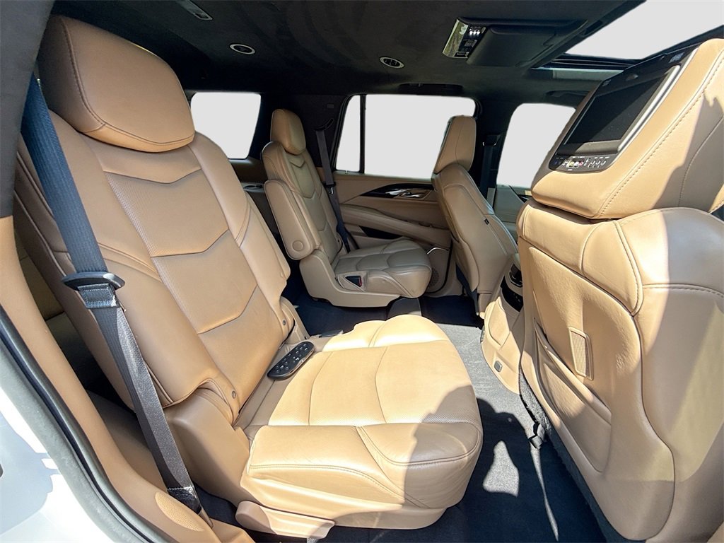 Used 2019 Cadillac Escalade Platinum image 31