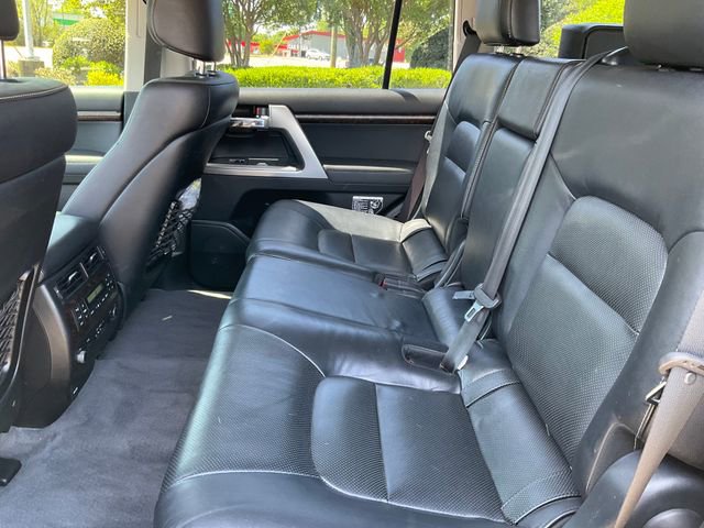 Used 2014 Toyota Land Cruiser image 18