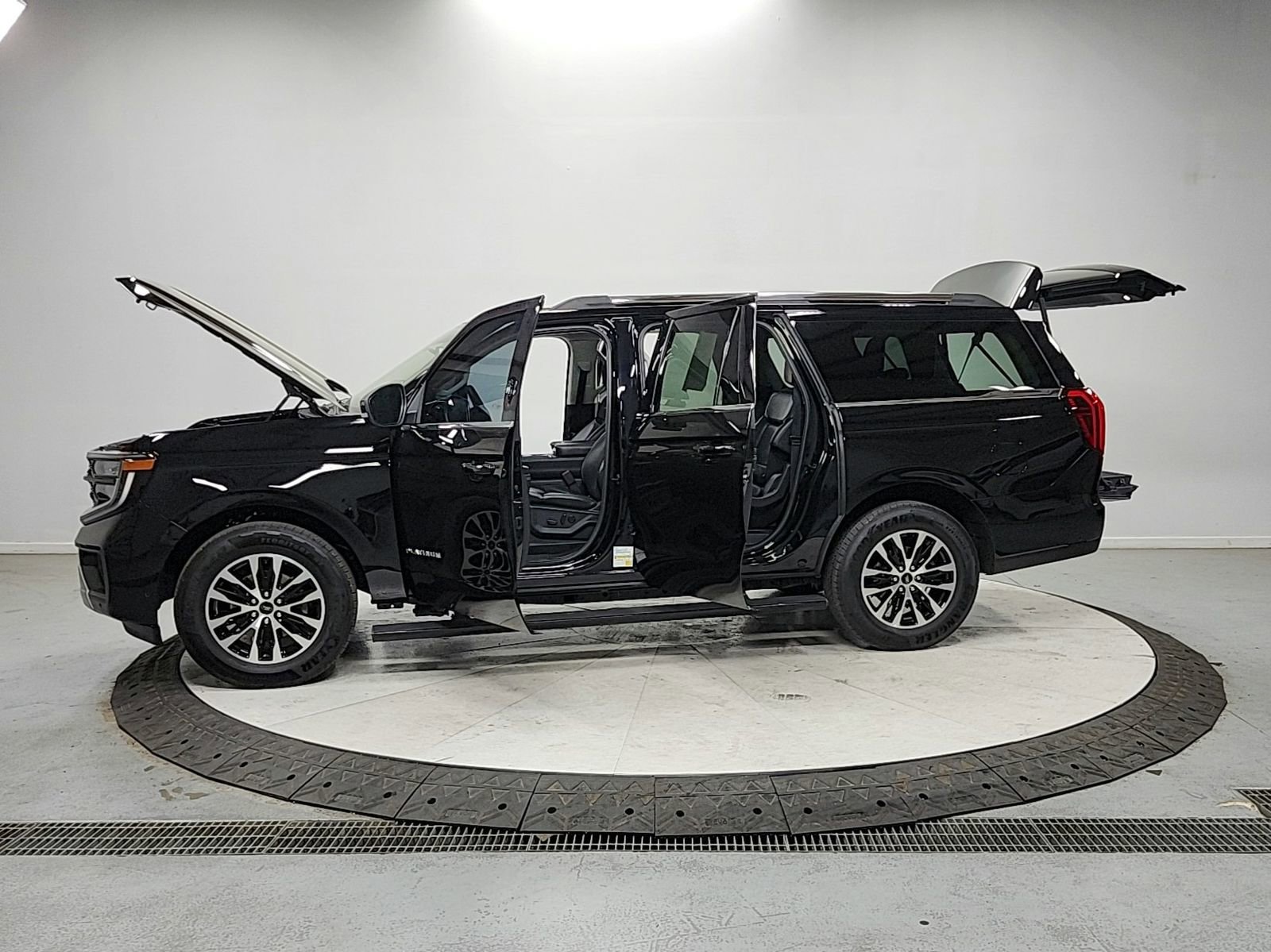 Used 2025 Ford Expedition Max Platinum image 12