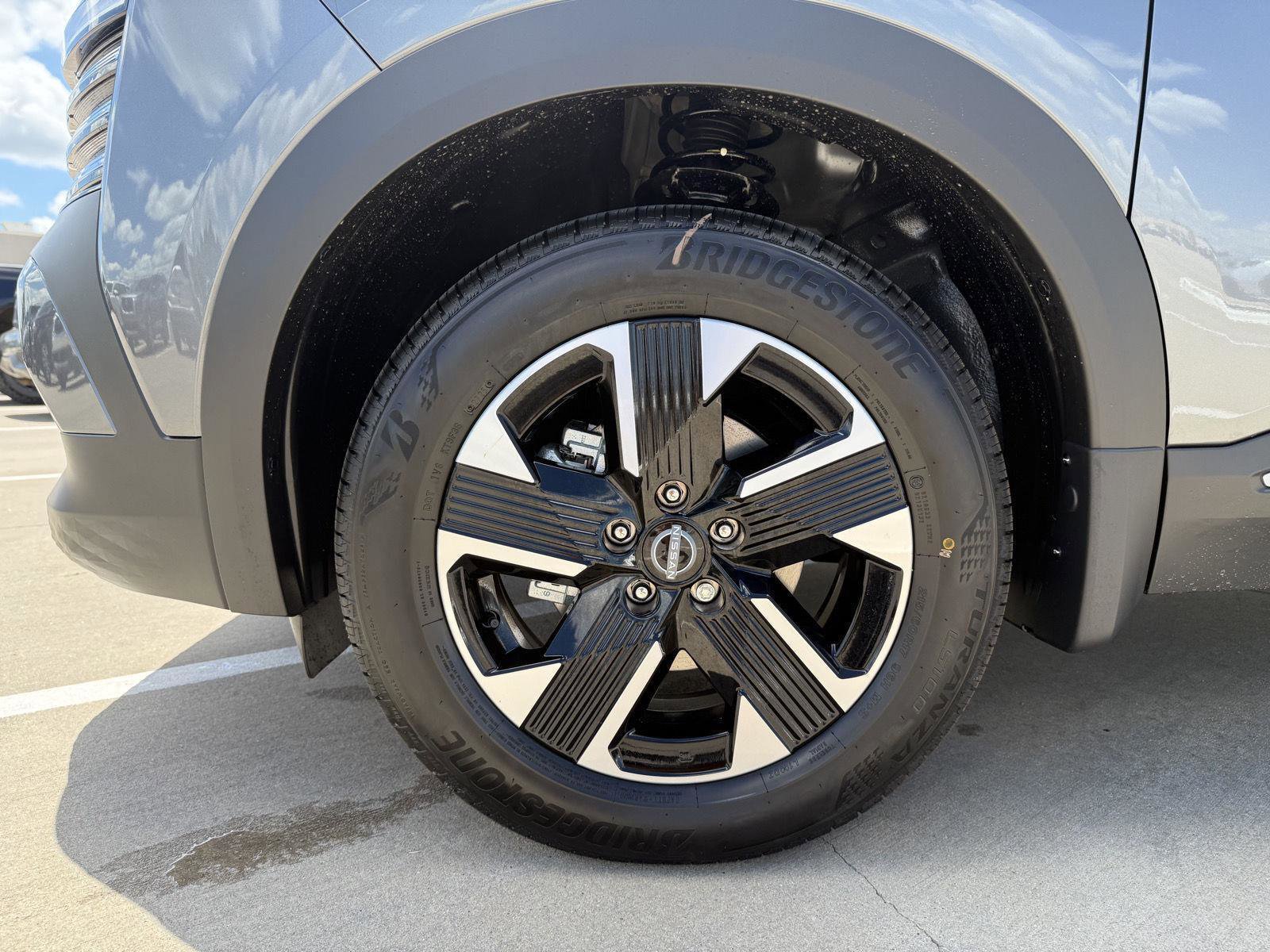 New 2026 Nissan Kicks SV w/ SV Premium Package image 4