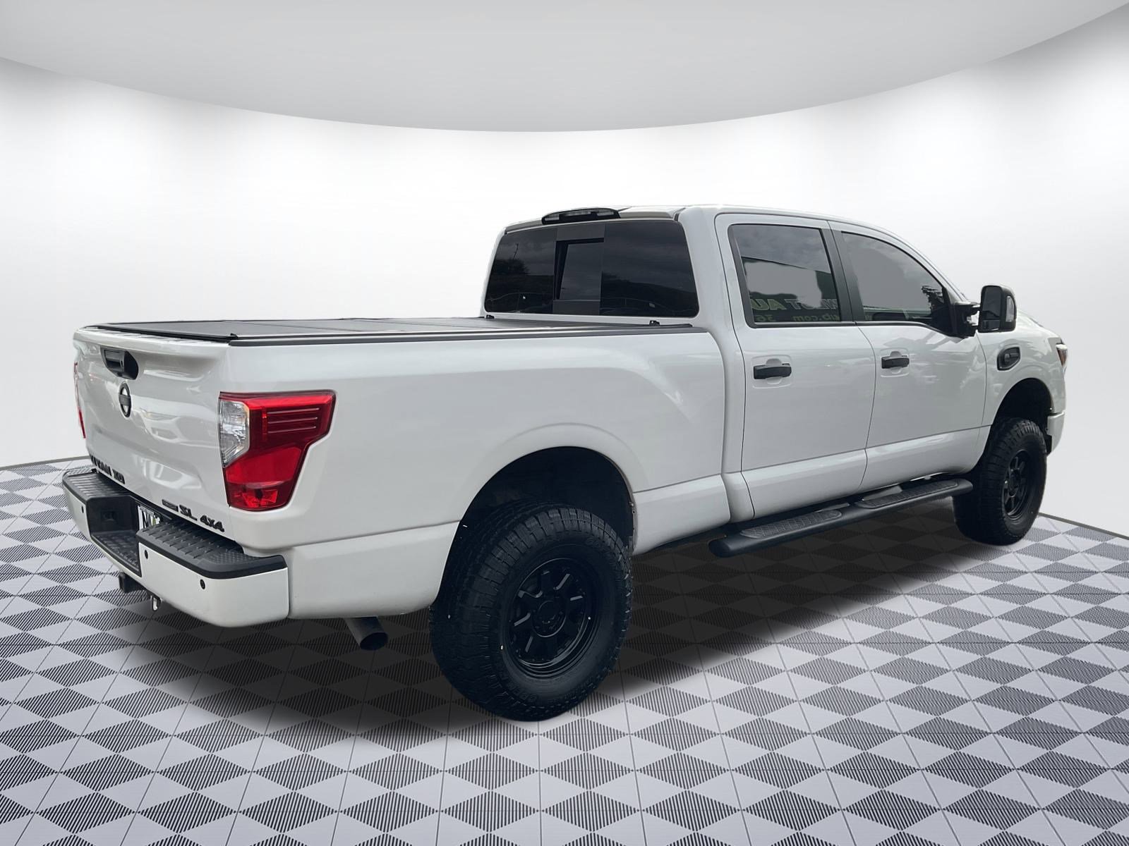 Used 2019 Nissan Titan SL w/ Midnight Edition image 3