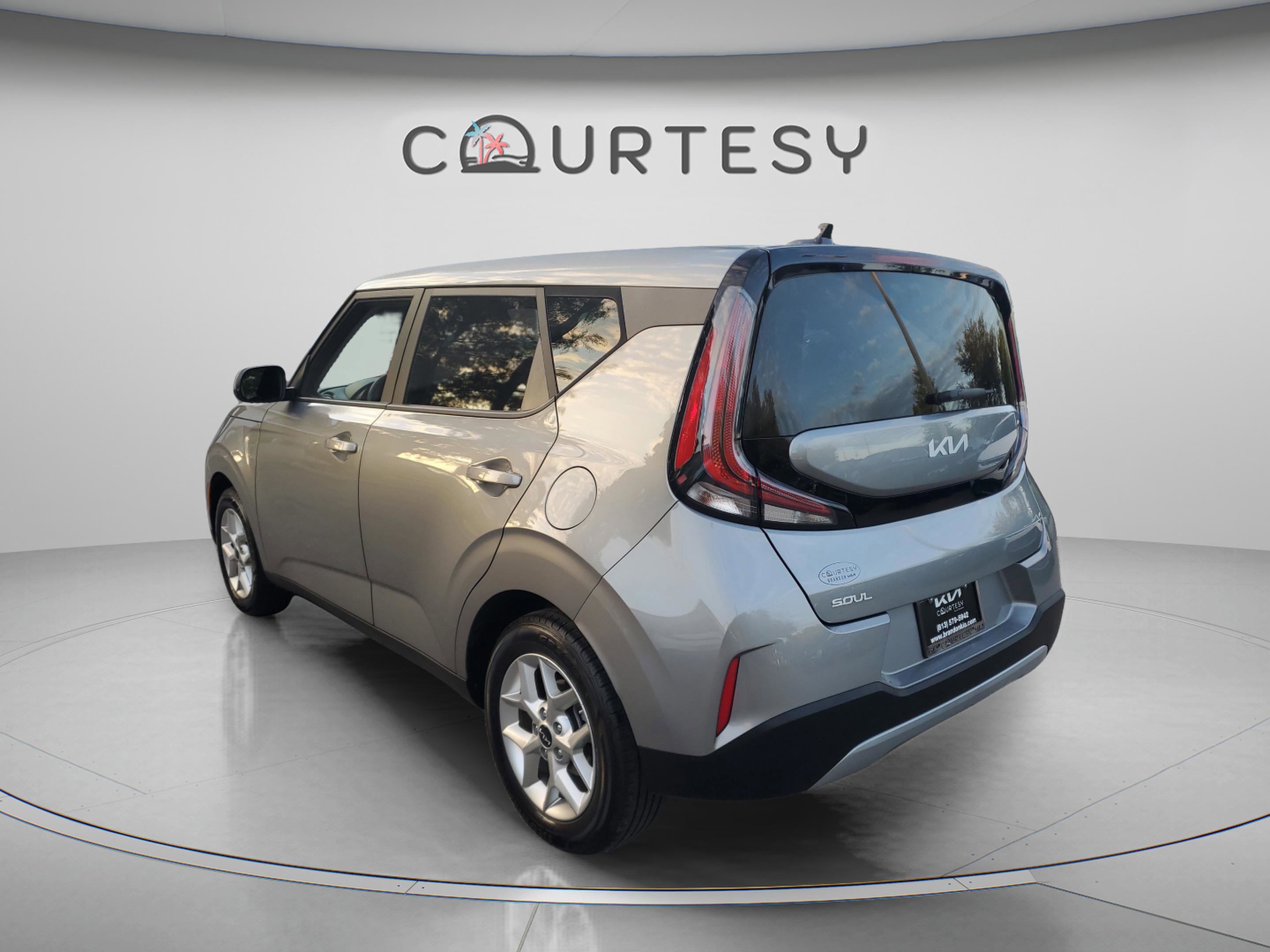 Certified 2024 Kia Soul LX w/ Option Group 015 FWD image 2