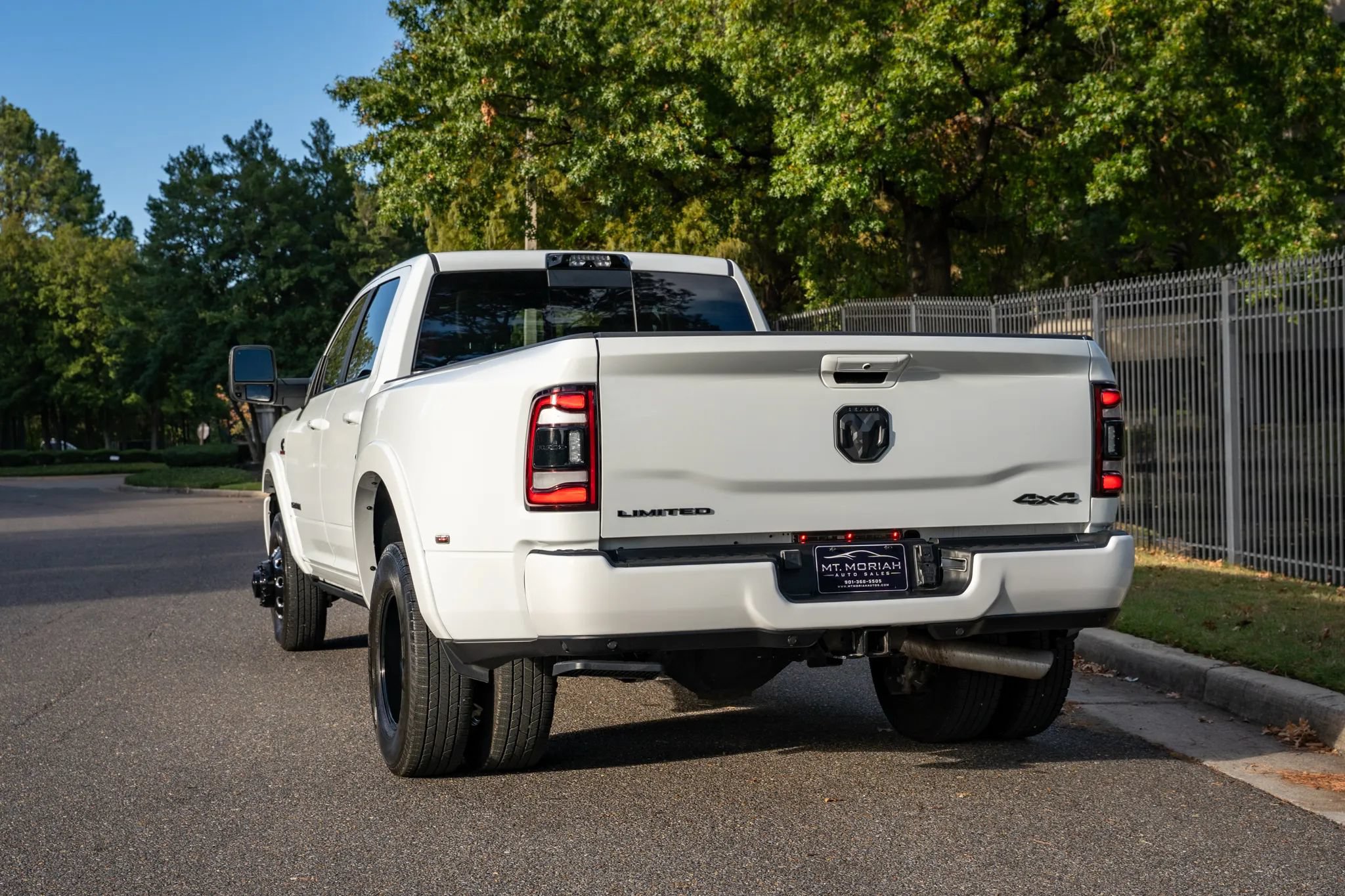Used 2024 RAM 3500 Limited w/ Night Edition AWD/4WD image 7
