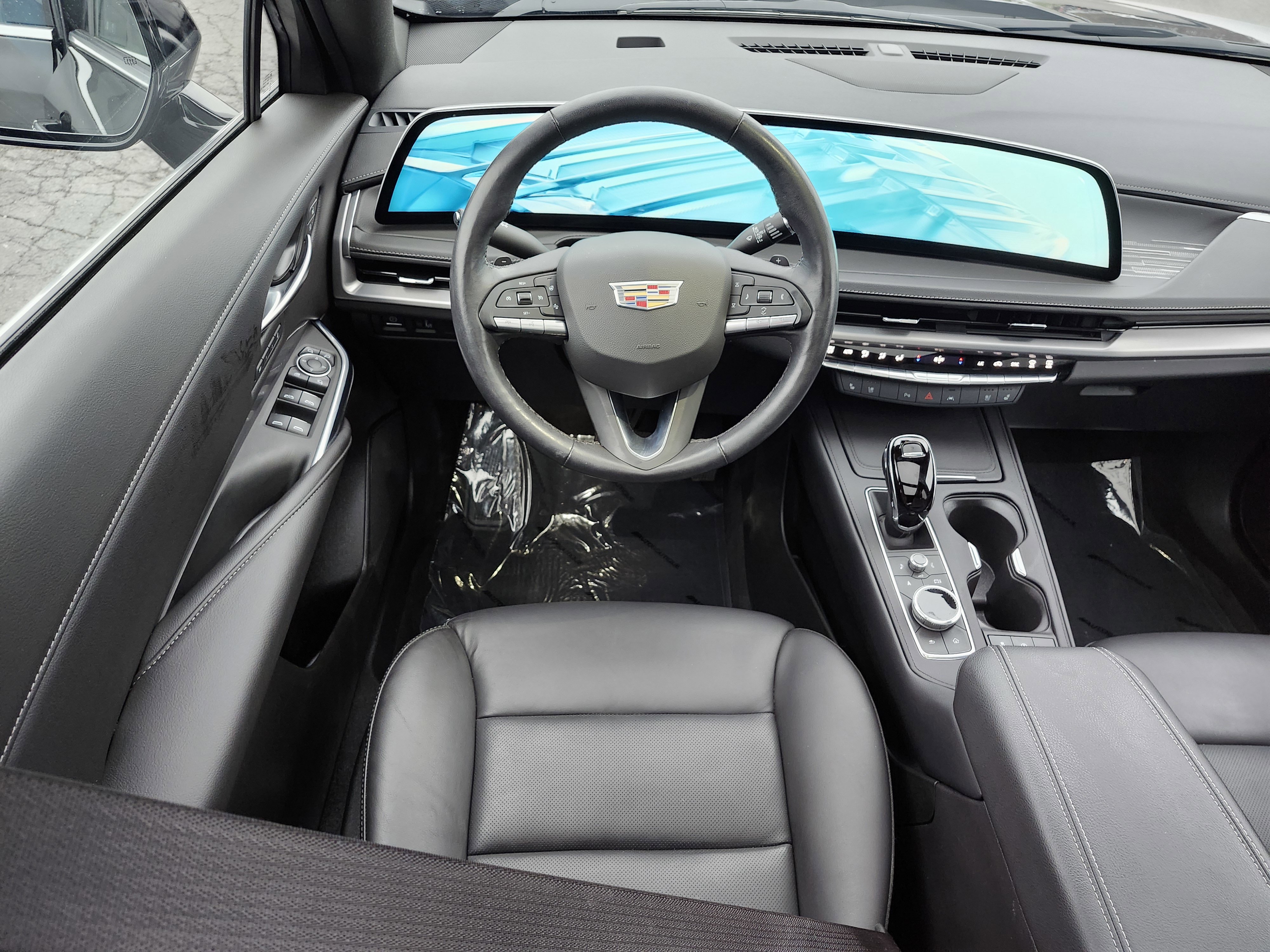 Used 2024 Cadillac XT4 Premium Luxury image 33