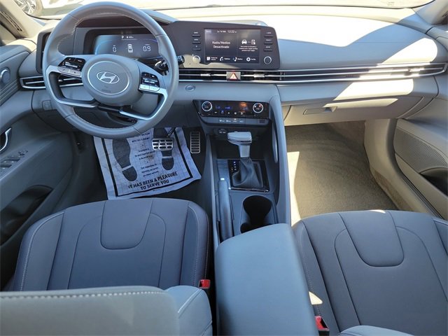 Used 2025 Hyundai Elantra Sport image 15
