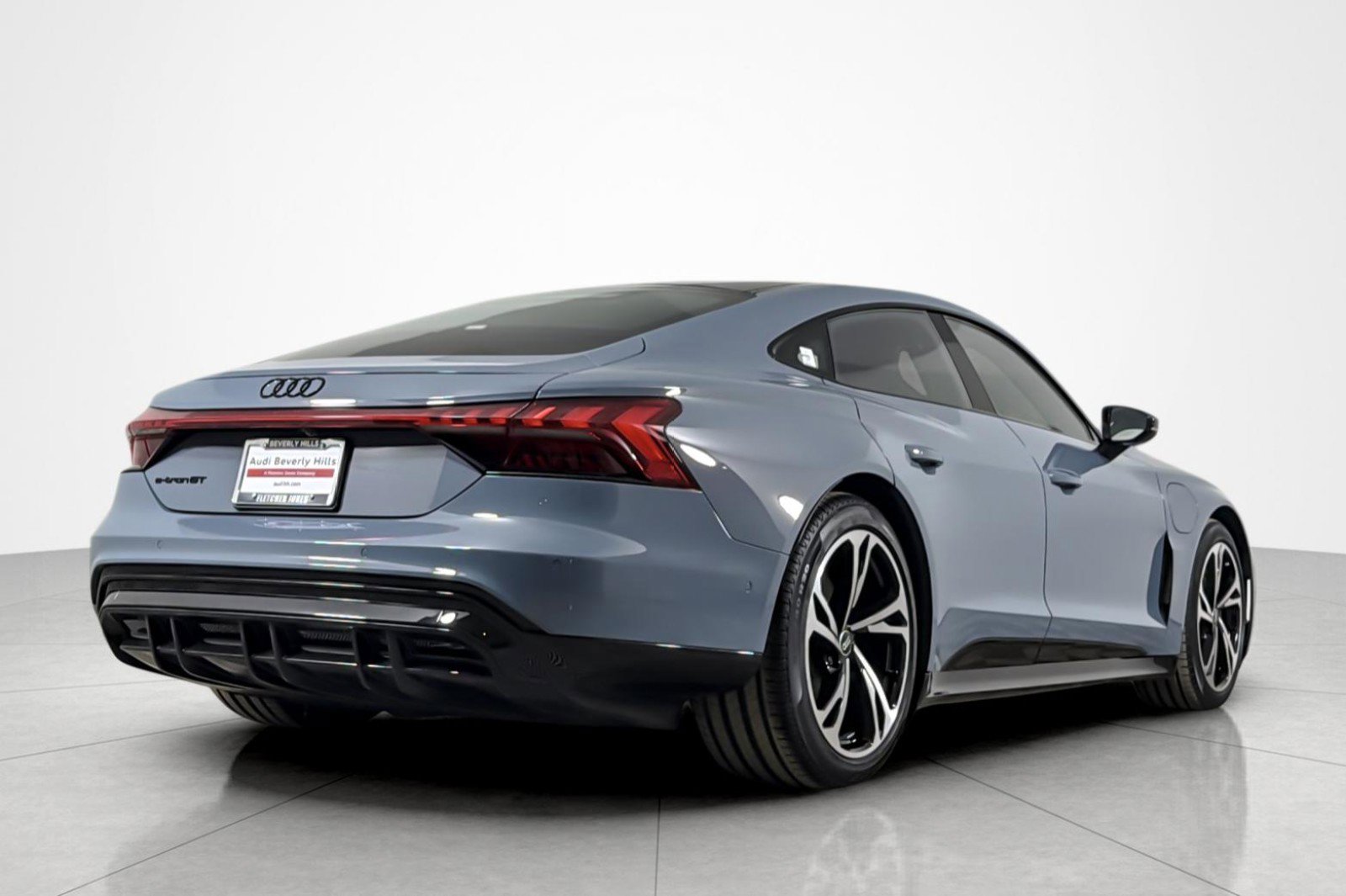 Used 2024 Audi e-tron GT Prestige image 5