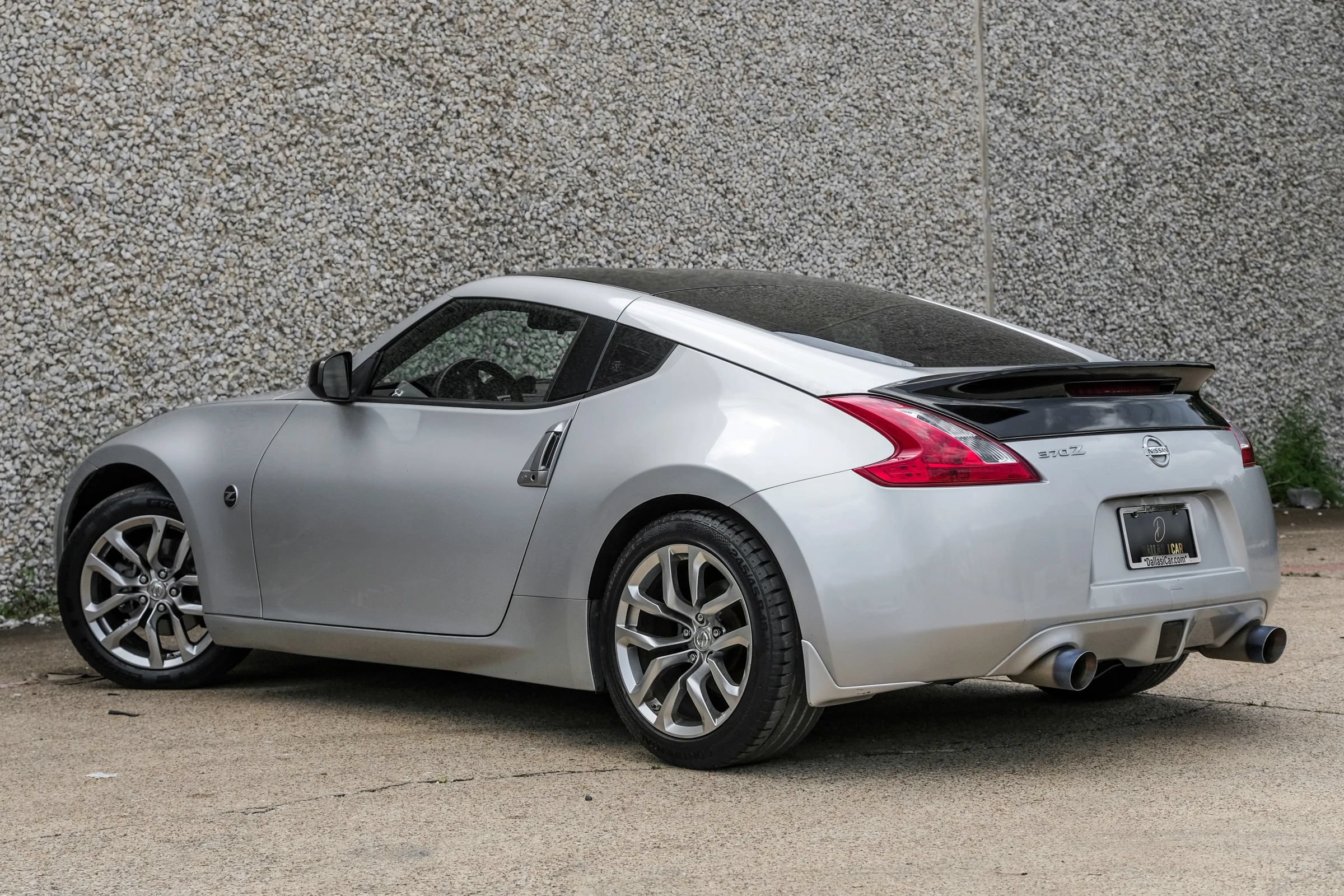 Used 2014 Nissan 370Z Coupe RWD image 9