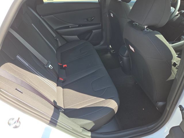 New 2026 Hyundai Elantra SEL FWD image 18