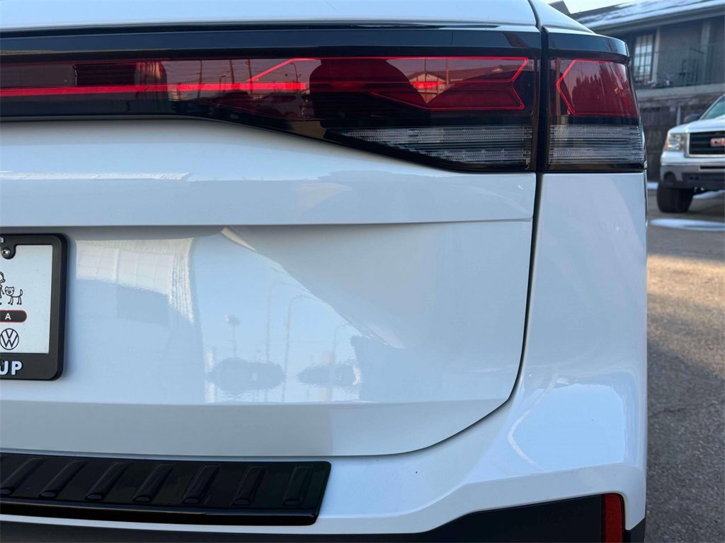 Used 2025 Volkswagen Tiguan S image 8