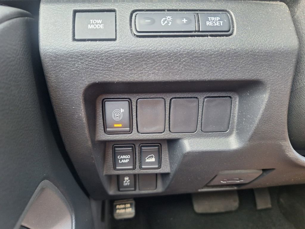 Used 2023 Nissan Frontier SV w/ Technology Package AWD/4WD image 12