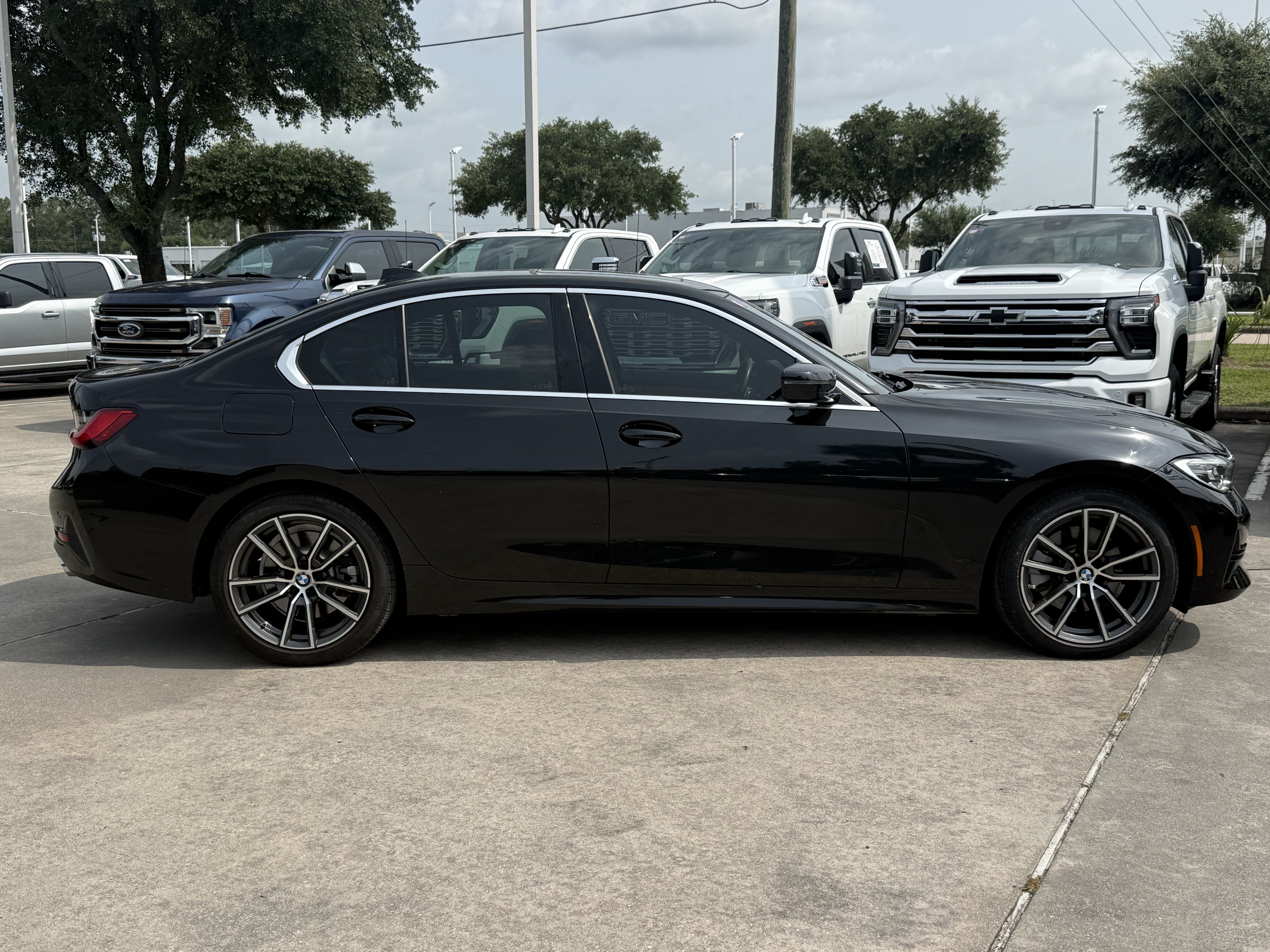 Used 2019 BMW 330i Sedan w/ Premium Package RWD image 3