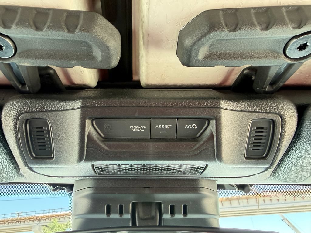 Used 2025 Jeep Wrangler Unlimited Rubicon AWD/4WD image 29