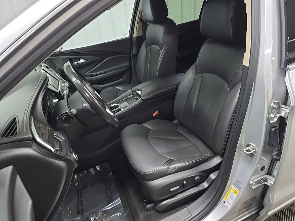 Used 2018 Buick Envision Essence image 31