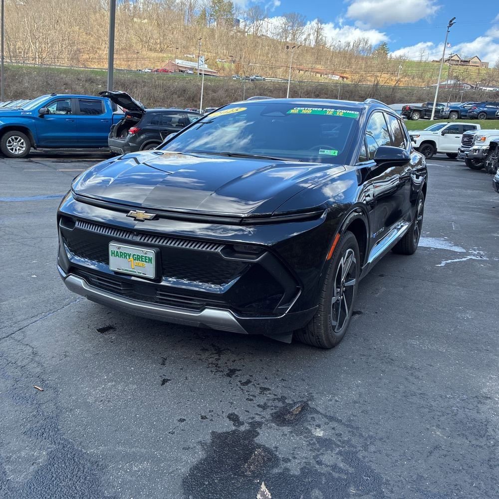 Used 2025 Chevrolet Equinox EV LT w/ Convenience Package image 3
