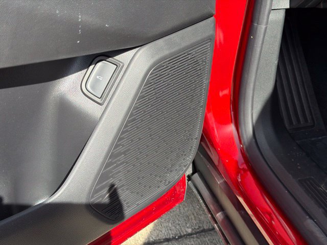New 2027 Chevrolet Equinox LT w/ Convenience Package II FWD image 9