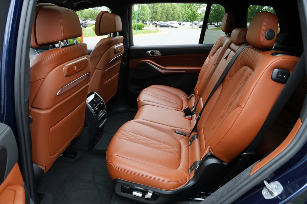 Used 2023 BMW X7 xDrive40i w/ M Sport Package AWD/4WD image 23