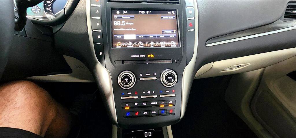 Used 2017 Lincoln MKC Reserve image 23
