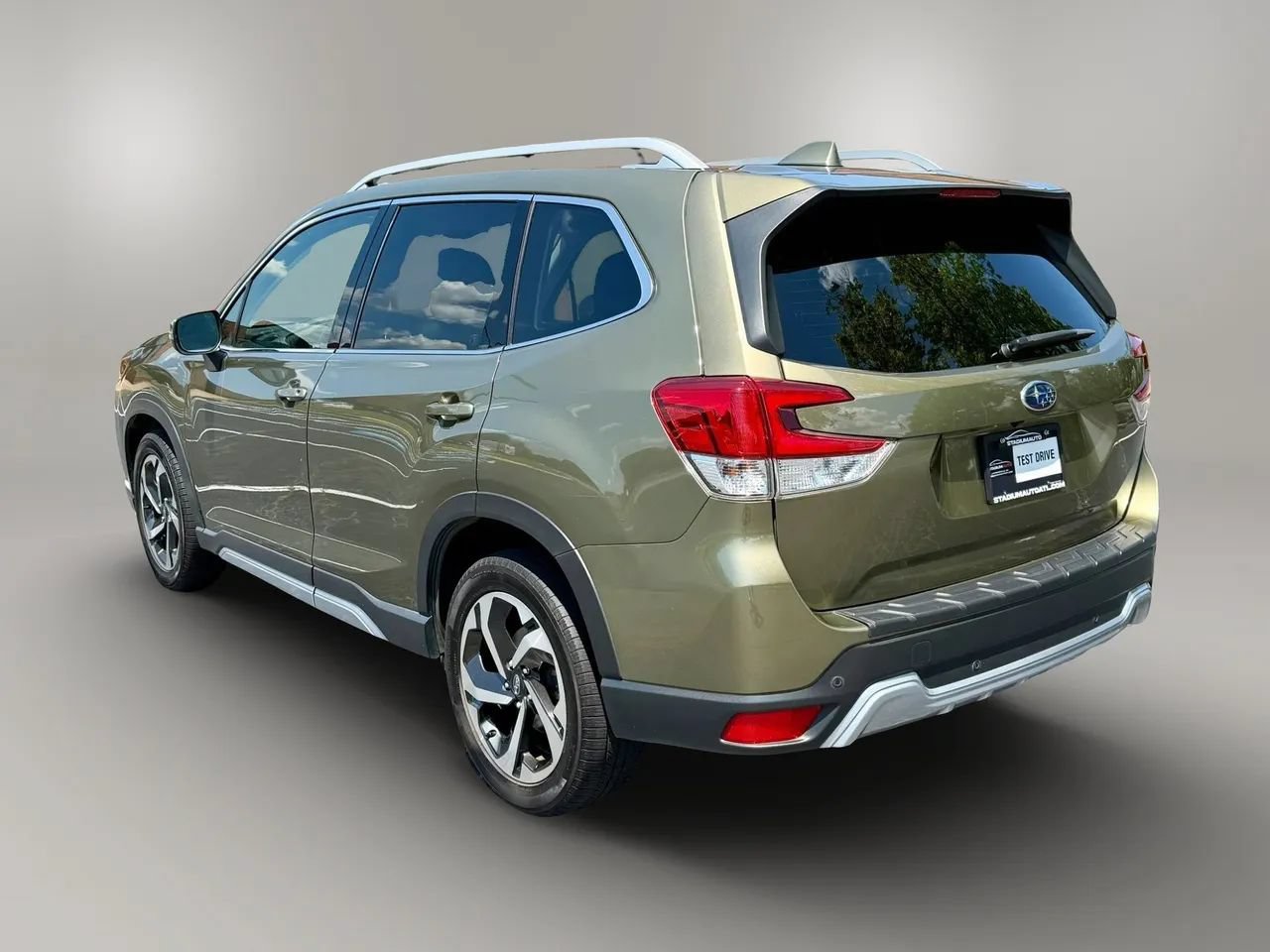 Used 2023 Subaru Forester Touring AWD/4WD image 3