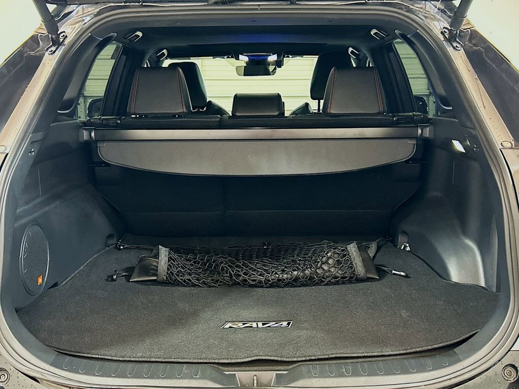 Used 2025 Toyota RAV4 XSE AWD/4WD image 25