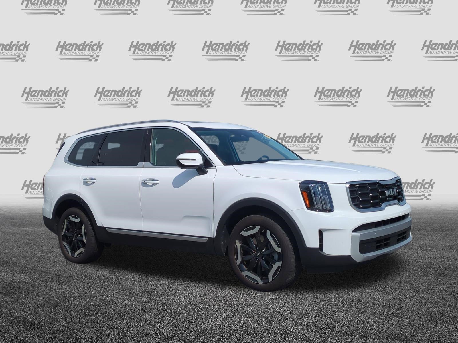 Used 2025 Kia Telluride S image 2