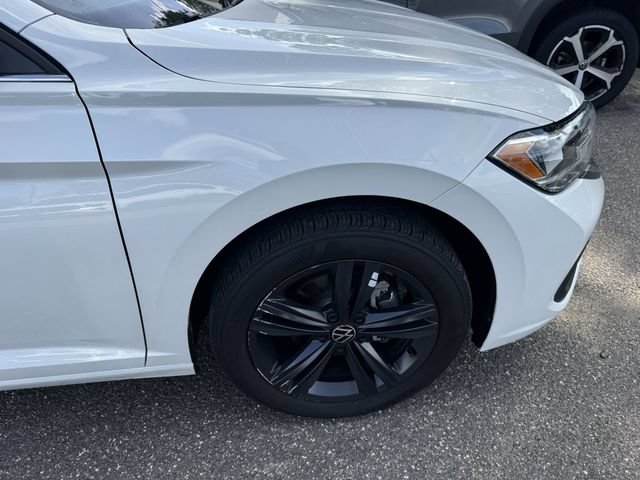 Used 2023 Volkswagen Jetta SE w/ Black Wheel Package FWD image 8