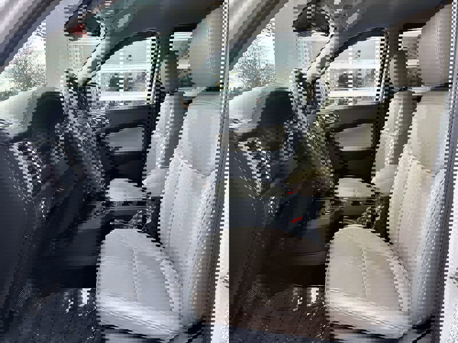 Used 2019 Ford Ranger Lariat w/ Equipment Group 501A Mid image 9